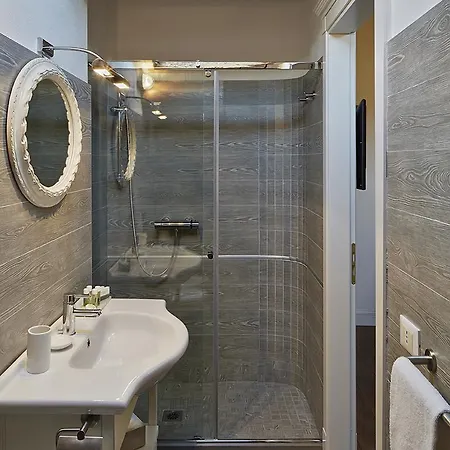 M Club De Luxe 4*