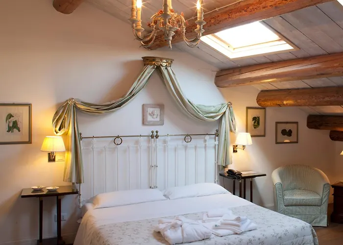 فندق مبيت وإفطار M Club De Luxe 4*