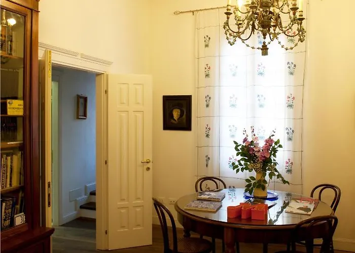 M Club De Luxe Bed & Breakfast 4*