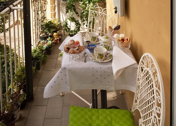 Bed & Breakfast M Club De Luxe